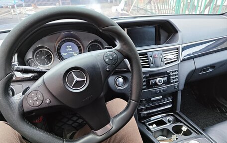 Mercedes-Benz E-Класс, 2011 год, 1 850 000 рублей, 9 фотография