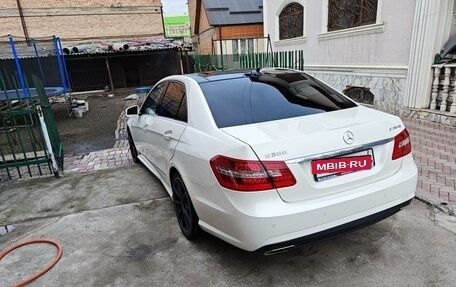 Mercedes-Benz E-Класс, 2011 год, 1 850 000 рублей, 4 фотография