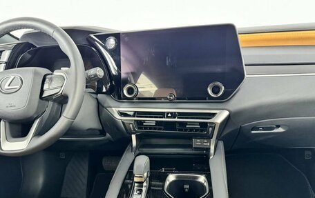 Lexus RX IV рестайлинг, 2023 год, 11 000 000 рублей, 13 фотография