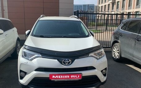 Toyota RAV4, 2017 год, 3 400 000 рублей, 2 фотография