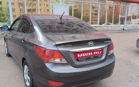 Hyundai Solaris II рестайлинг, 2011 год, 550 000 рублей, 3 фотография