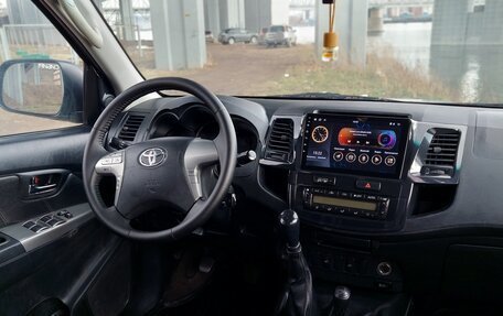 Toyota Hilux VII, 2015 год, 1 900 000 рублей, 10 фотография