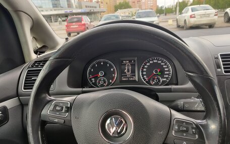 Volkswagen Touran III, 2012 год, 1 200 000 рублей, 18 фотография