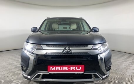 Mitsubishi Outlander III рестайлинг 3, 2019 год, 2 090 000 рублей, 2 фотография