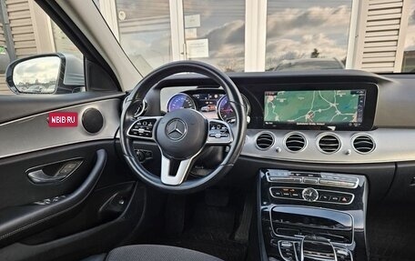 Mercedes-Benz E-Класс, 2020 год, 3 600 000 рублей, 2 фотография