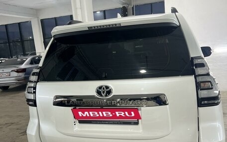 Toyota Land Cruiser Prado 150 рестайлинг 2, 2023 год, 10 000 000 рублей, 3 фотография