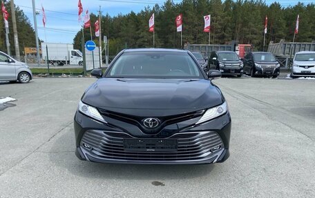 Toyota Camry, 2019 год, 3 444 995 рублей, 2 фотография
