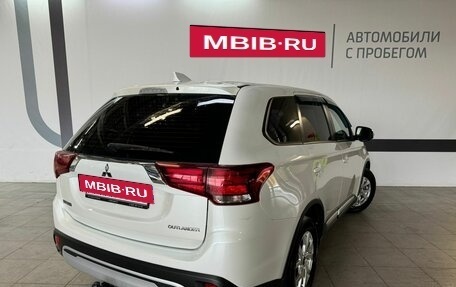 Mitsubishi Outlander III рестайлинг 3, 2018 год, 2 090 000 рублей, 7 фотография
