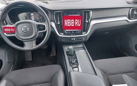 Volvo V60 II, 2021 год, 2 700 000 рублей, 5 фотография