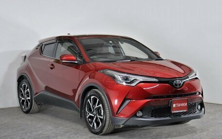 Toyota C-HR I рестайлинг, 2017 год, 2 135 000 рублей, 2 фотография