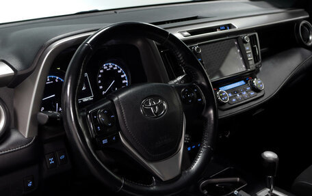 Toyota RAV4, 2019 год, 2 800 000 рублей, 15 фотография