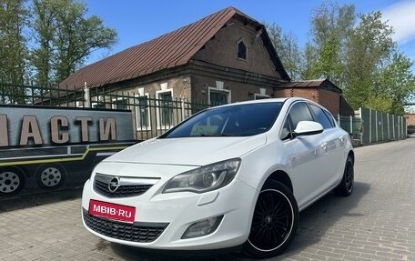 Opel Astra J, 2011 год, 870 000 рублей, 1 фотография