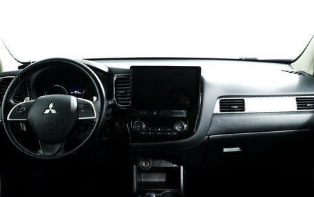 Mitsubishi Outlander III рестайлинг 3, 2013 год, 1 550 000 рублей, 15 фотография