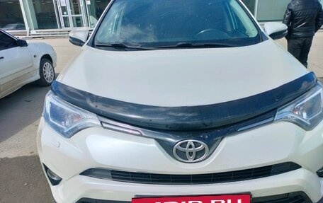 Toyota RAV4, 2017 год, 2 285 000 рублей, 2 фотография