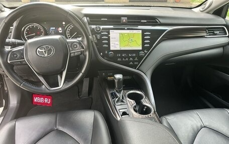 Toyota Camry, 2019 год, 3 300 000 рублей, 2 фотография