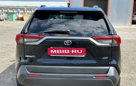 Toyota RAV4, 2020 год, 2 950 000 рублей, 5 фотография