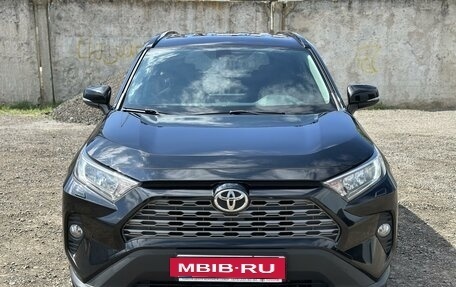 Toyota RAV4, 2020 год, 2 950 000 рублей, 3 фотография