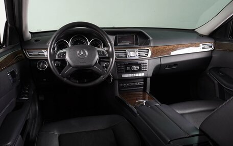 Mercedes-Benz E-Класс, 2013 год, 1 990 000 рублей, 6 фотография