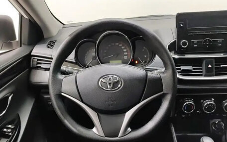 Toyota Yaris XP150 рестайлинг, 2021 год, 1 520 000 рублей, 6 фотография
