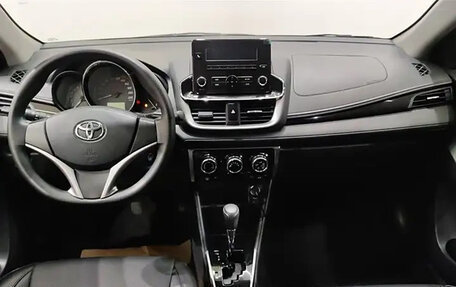 Toyota Yaris XP150 рестайлинг, 2021 год, 1 520 000 рублей, 5 фотография