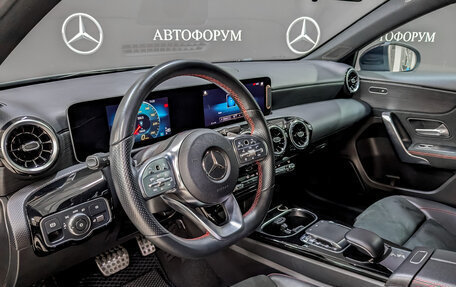 Mercedes-Benz A-Класс, 2018 год, 3 230 000 рублей, 15 фотография