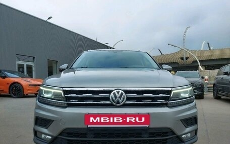 Volkswagen Tiguan II, 2018 год, 2 847 000 рублей, 8 фотография