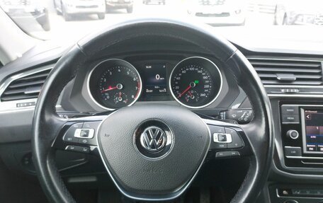 Volkswagen Tiguan II, 2018 год, 2 847 000 рублей, 10 фотография