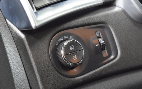 Cadillac SRX II рестайлинг, 2013 год, 1 679 000 рублей, 15 фотография
