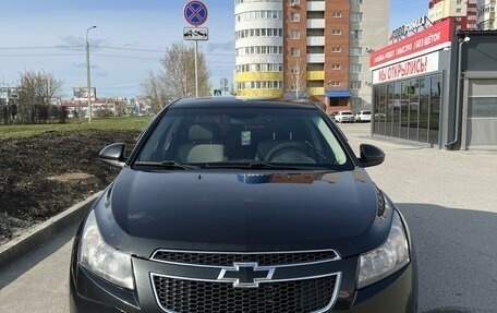 Chevrolet Cruze II, 2010 год, 880 000 рублей, 2 фотография