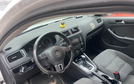 Volkswagen Jetta VI, 2013 год, 905 000 рублей, 8 фотография