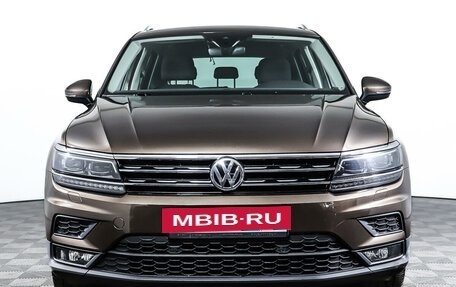 Volkswagen Tiguan II, 2020 год, 3 698 000 рублей, 2 фотография