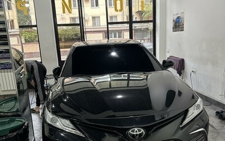 Toyota Camry, 2019 год, 2 700 000 рублей, 2 фотография