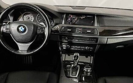 BMW 5 серия, 2016 год, 2 850 000 рублей, 3 фотография