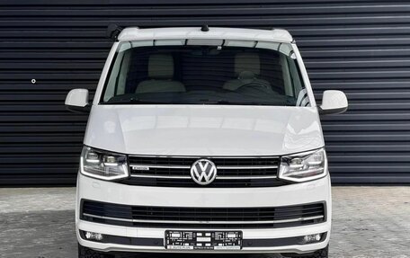 Volkswagen California T6, 2018 год, 6 450 000 рублей, 2 фотография