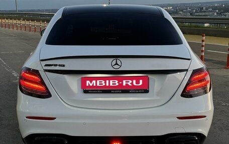 Mercedes-Benz E-Класс, 2019 год, 3 890 000 рублей, 6 фотография