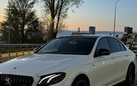 Mercedes-Benz E-Класс, 2019 год, 3 890 000 рублей, 2 фотография