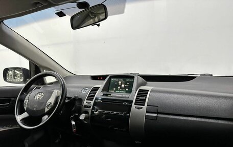 Toyota Prius, 2009 год, 930 000 рублей, 11 фотография