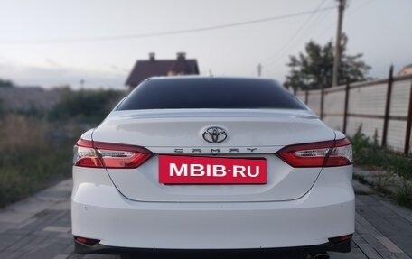Toyota Camry, 2018 год, 3 400 000 рублей, 5 фотография