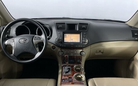 Toyota Highlander III, 2013 год, 2 750 000 рублей, 7 фотография