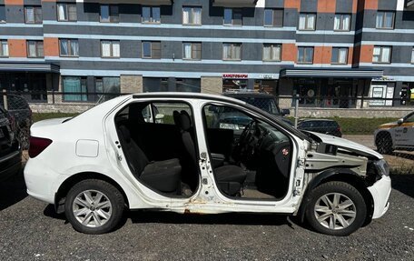 Renault Logan II, 2018 год, 399 000 рублей, 4 фотография