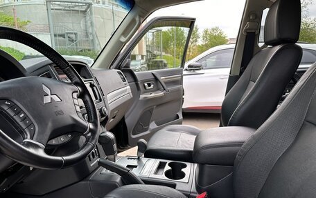 Mitsubishi Pajero IV, 2013 год, 2 490 000 рублей, 6 фотография