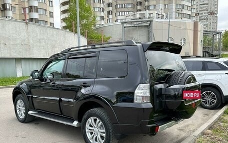 Mitsubishi Pajero IV, 2013 год, 2 490 000 рублей, 3 фотография