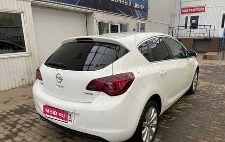 Opel Astra J, 2011 год, 770 000 рублей, 2 фотография