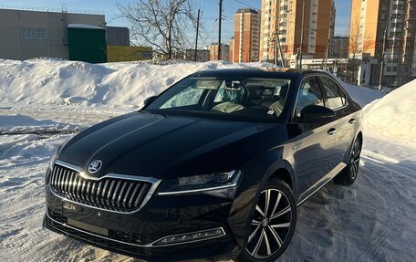 Skoda Superb III рестайлинг, 2023 год, 3 665 000 рублей, 1 фотография