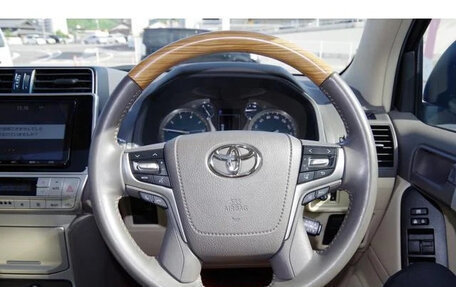 Toyota Land Cruiser Prado 150 рестайлинг 2, 2020 год, 3 650 000 рублей, 13 фотография