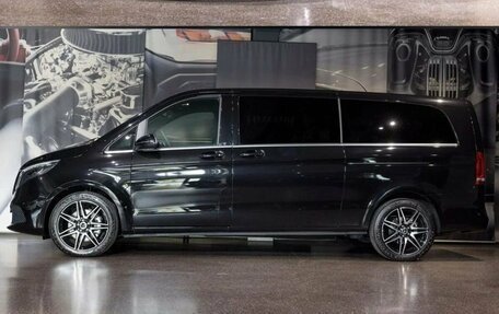 Mercedes-Benz V-Класс, 2024 год, 15 480 000 рублей, 2 фотография