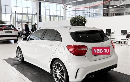 Mercedes-Benz A-Класс, 2015 год, 1 650 000 рублей, 7 фотография
