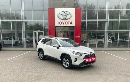 Toyota RAV4, 2019 год, 3 750 000 рублей, 3 фотография