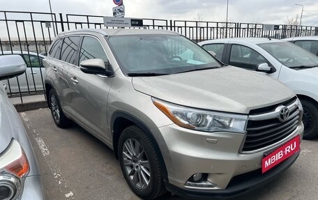 Toyota Highlander III, 2014 год, 3 649 000 рублей, 2 фотография