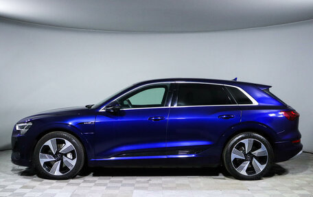 Audi e-tron I, 2020 год, 6 399 000 рублей, 8 фотография